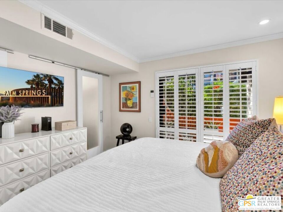 351 N Hermosa Drive 5D1