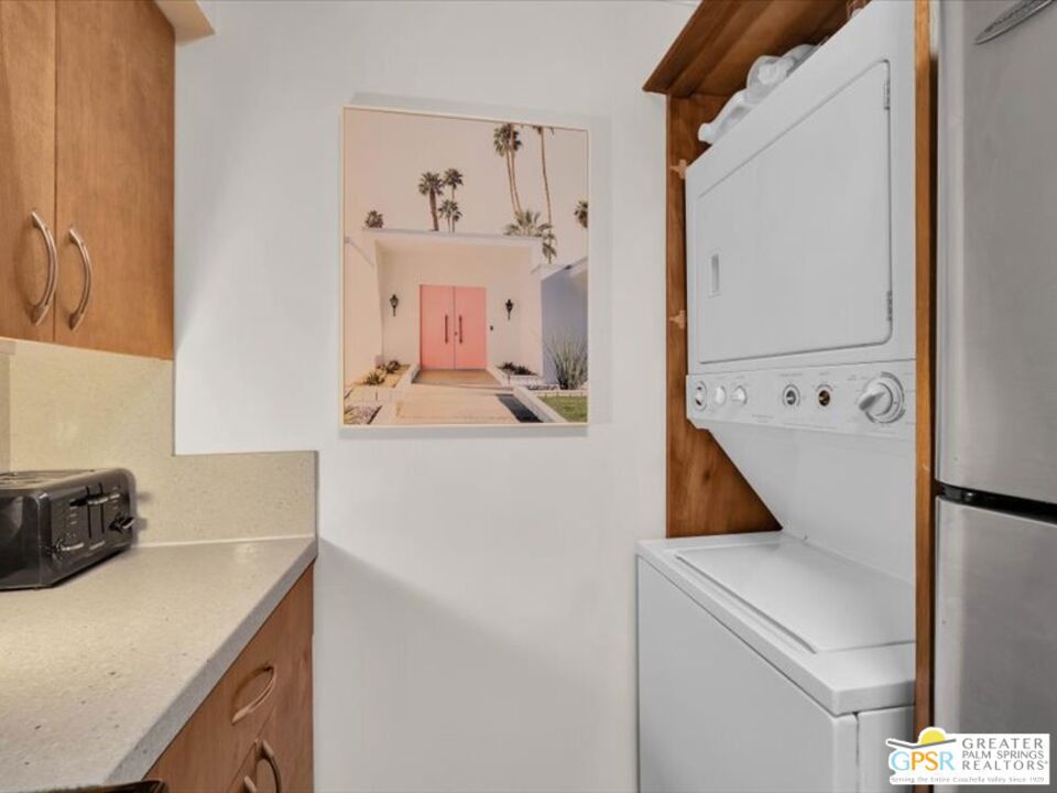 351 N Hermosa Drive 5D1