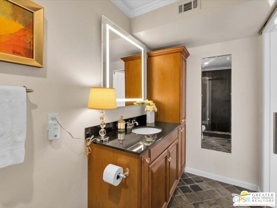 351 N Hermosa Drive 5D1
