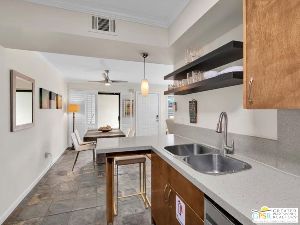 351 N Hermosa Drive 5D1
