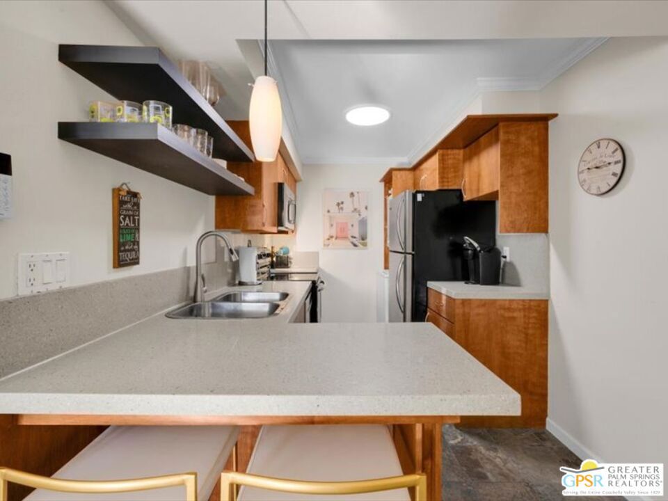 351 N Hermosa Drive 5D1