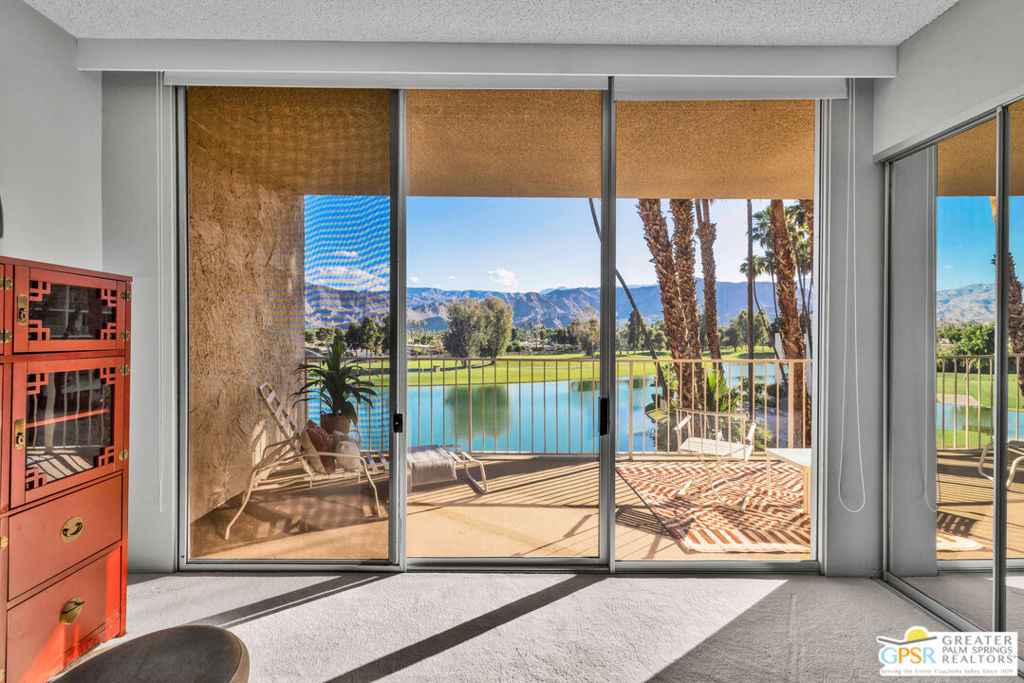 899 Island Drive 403