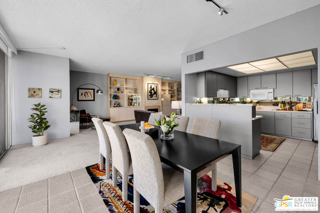 899 Island Drive 403