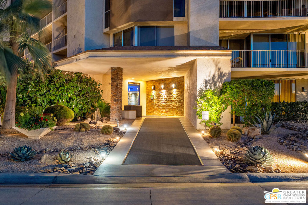 899 Island Drive 403