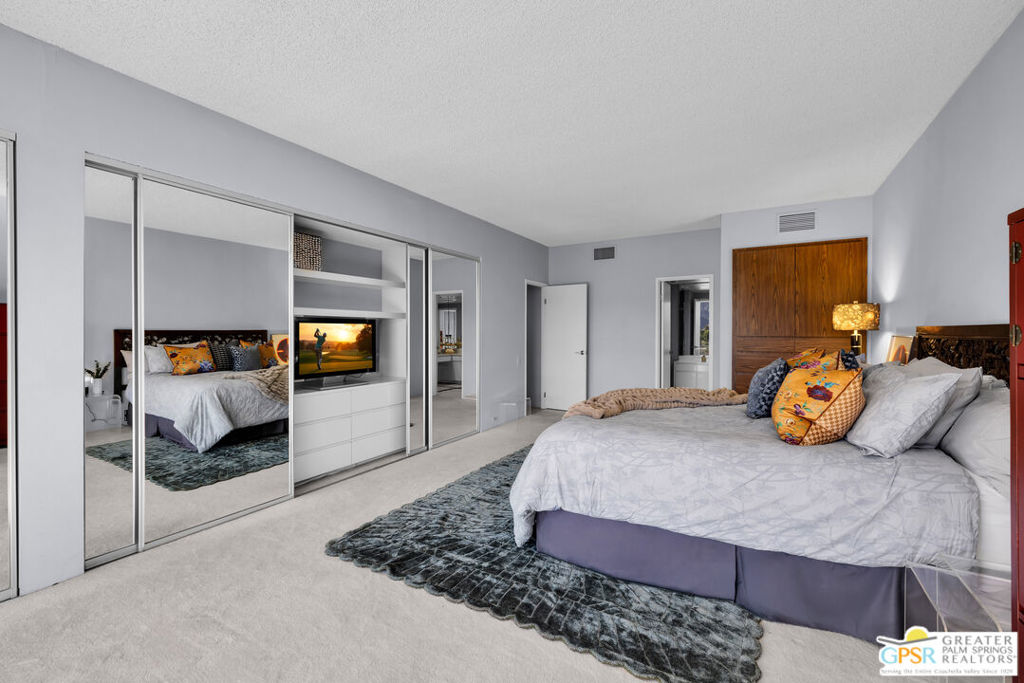 899 Island Drive 403