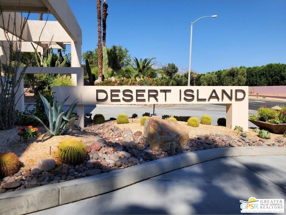 899 Island Drive 403