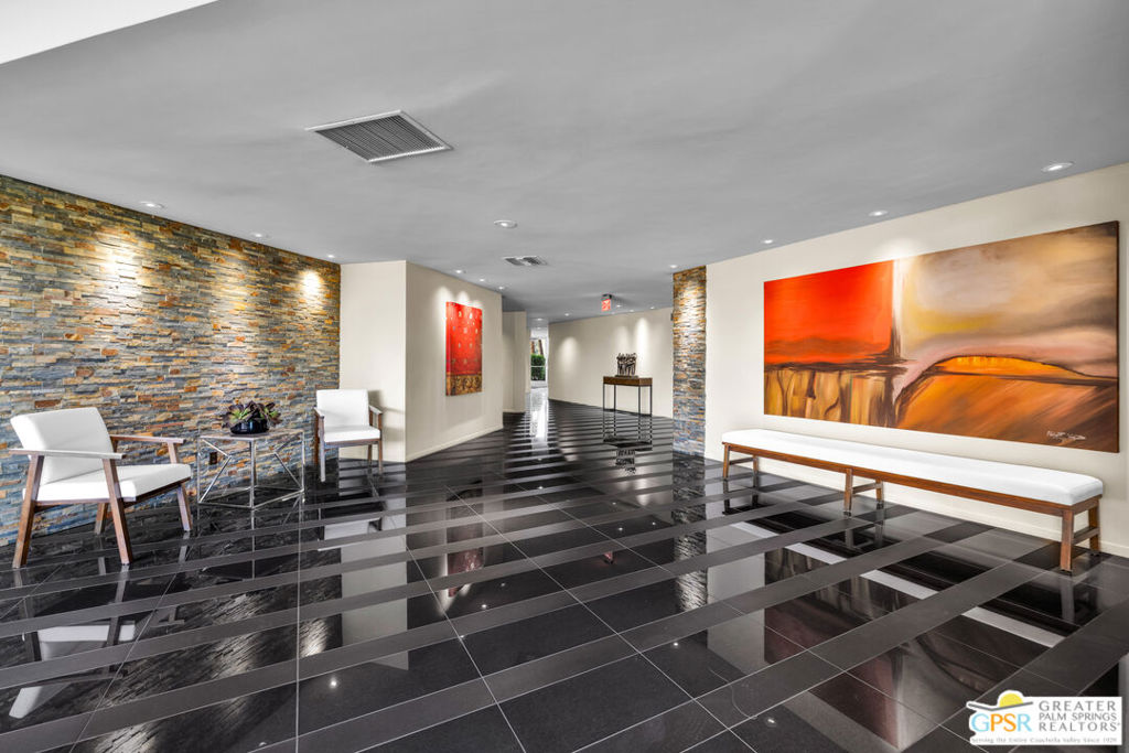 899 Island Drive 403