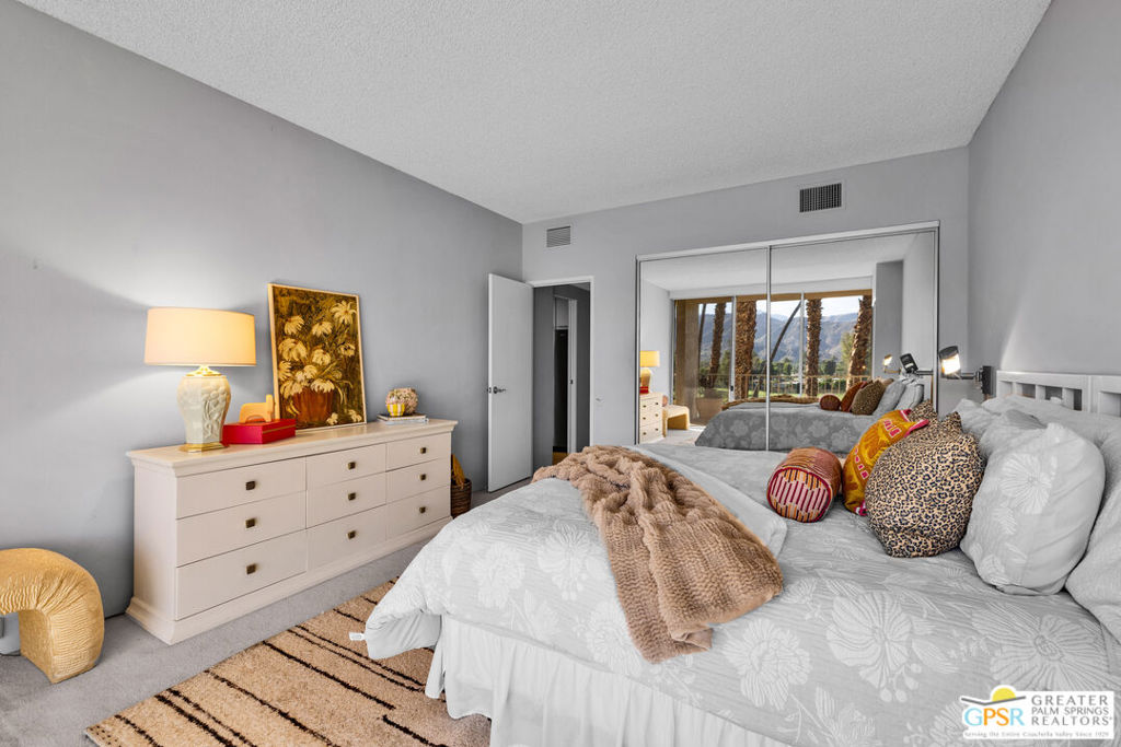 899 Island Drive 403