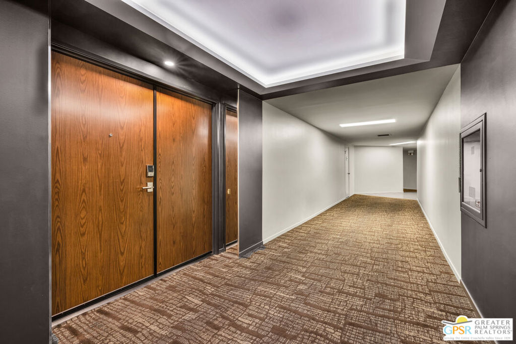 899 Island Drive 403