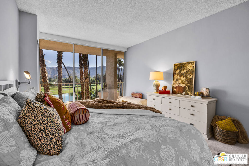 899 Island Drive 403