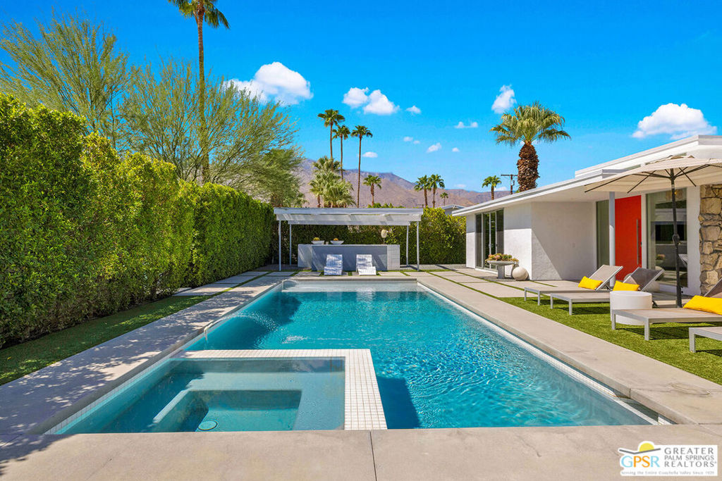 2248 E Amado Road