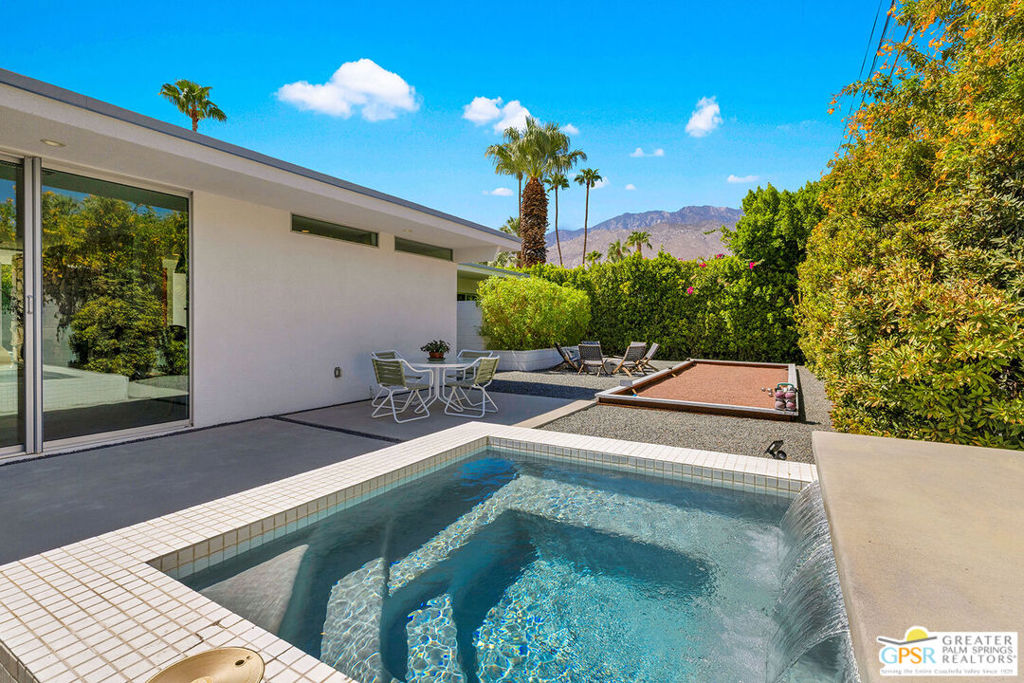 2248 E Amado Road