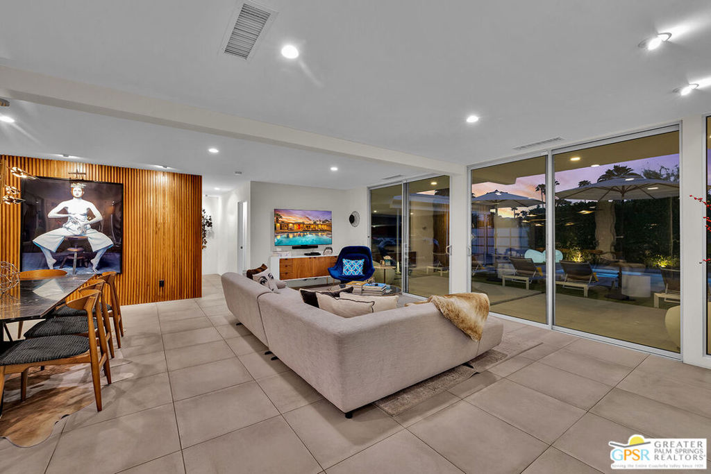 2248 E Amado Road