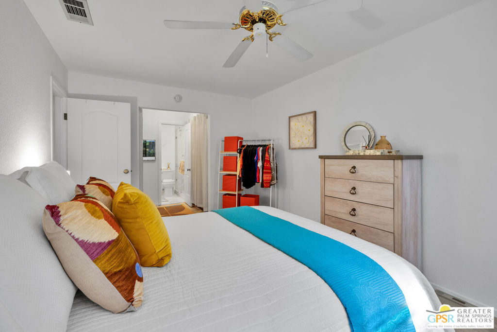 675 N Los Felices Circle #J119