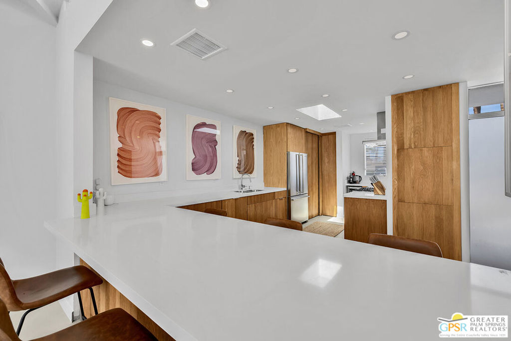 543 E San Jose Road