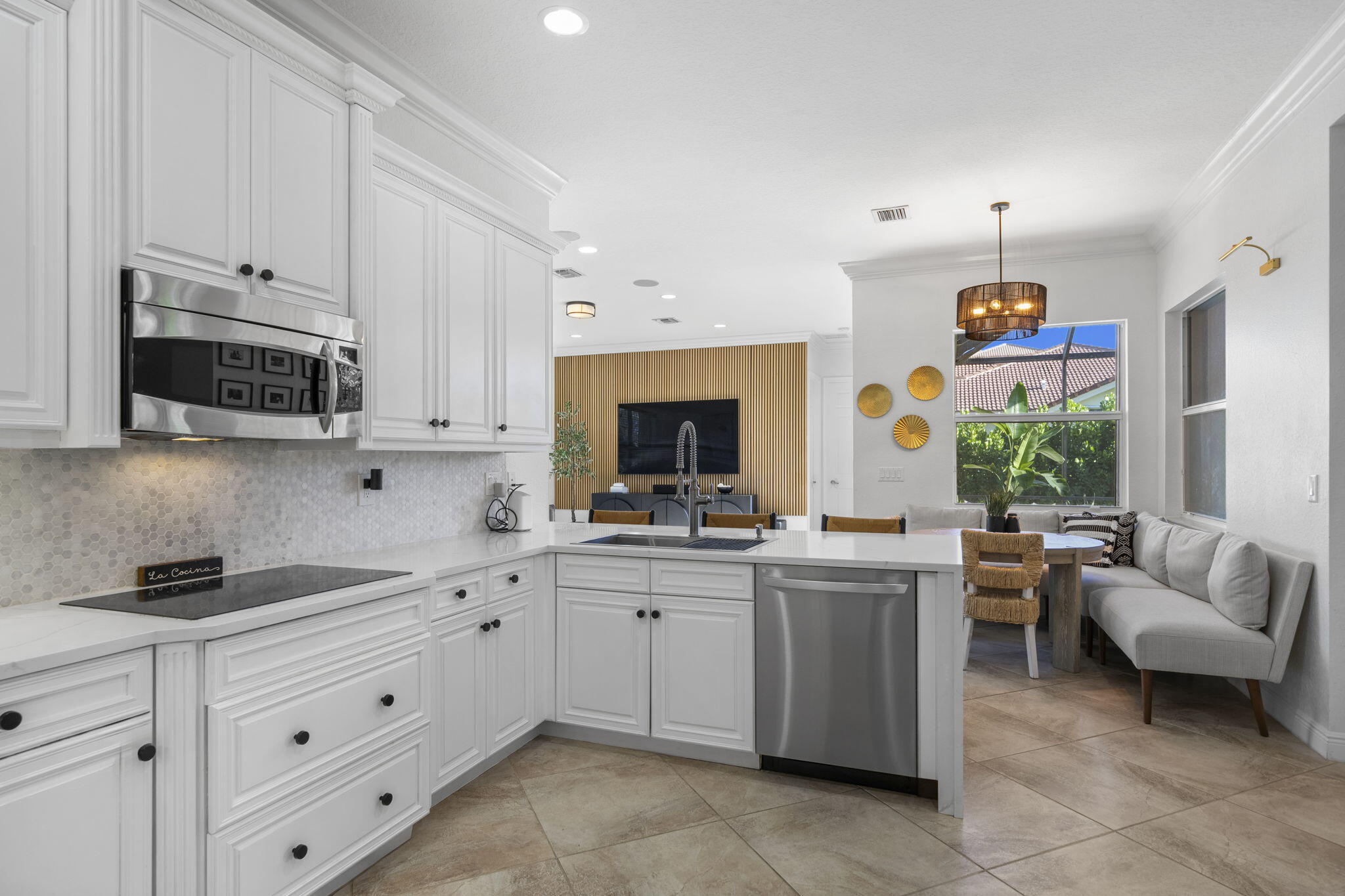 8844 STARHAVEN Cove