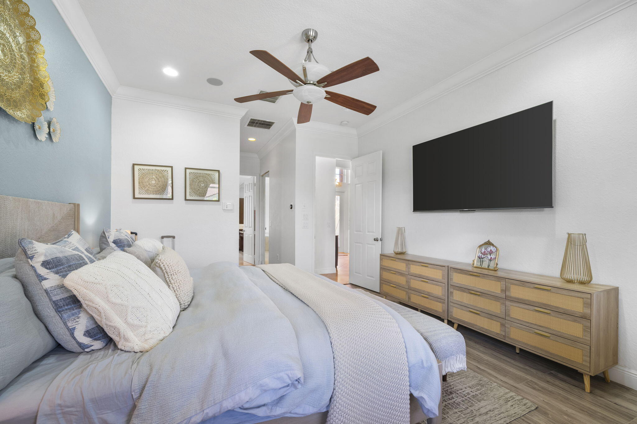 8844 STARHAVEN Cove
