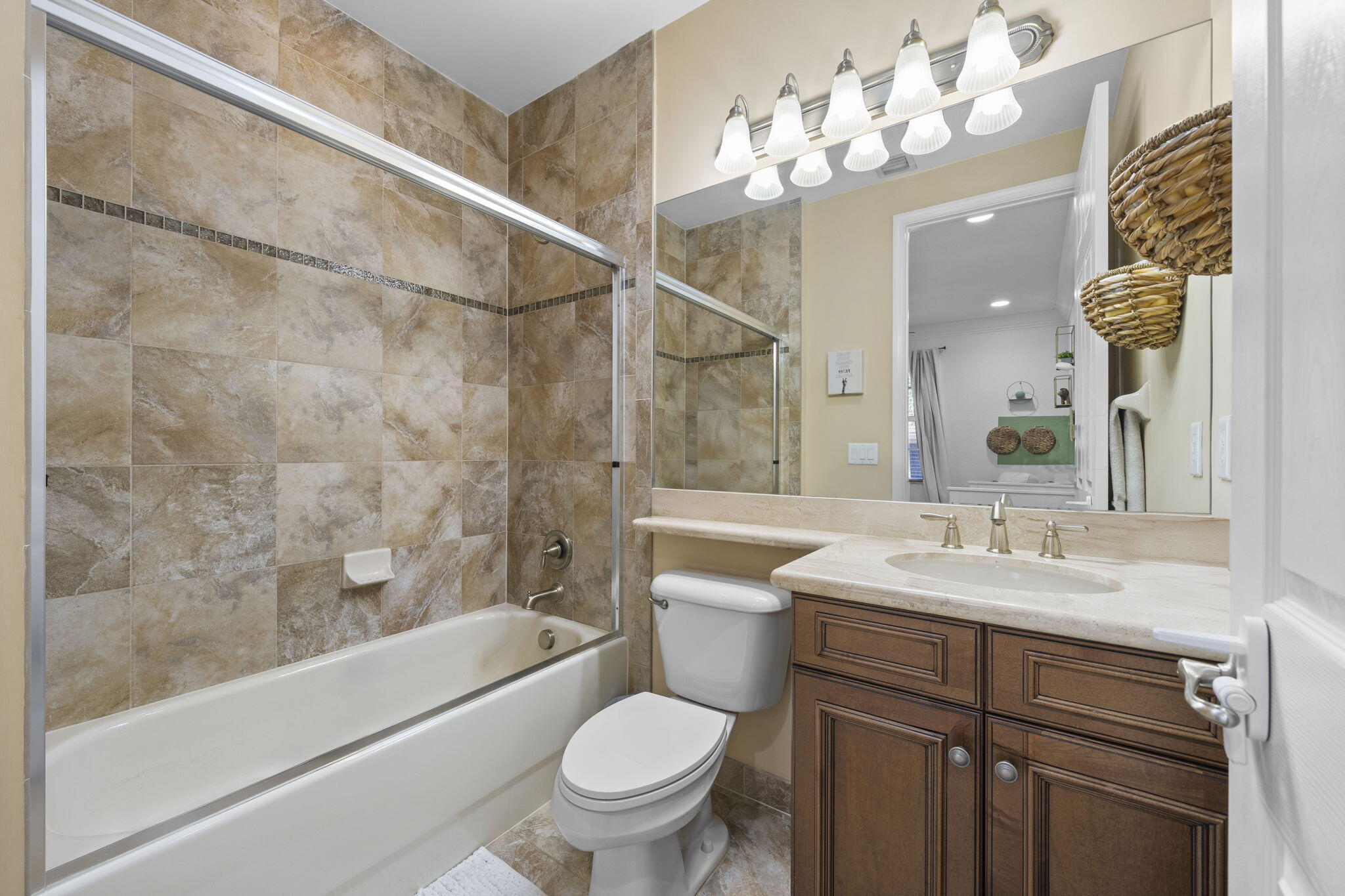 8844 STARHAVEN Cove