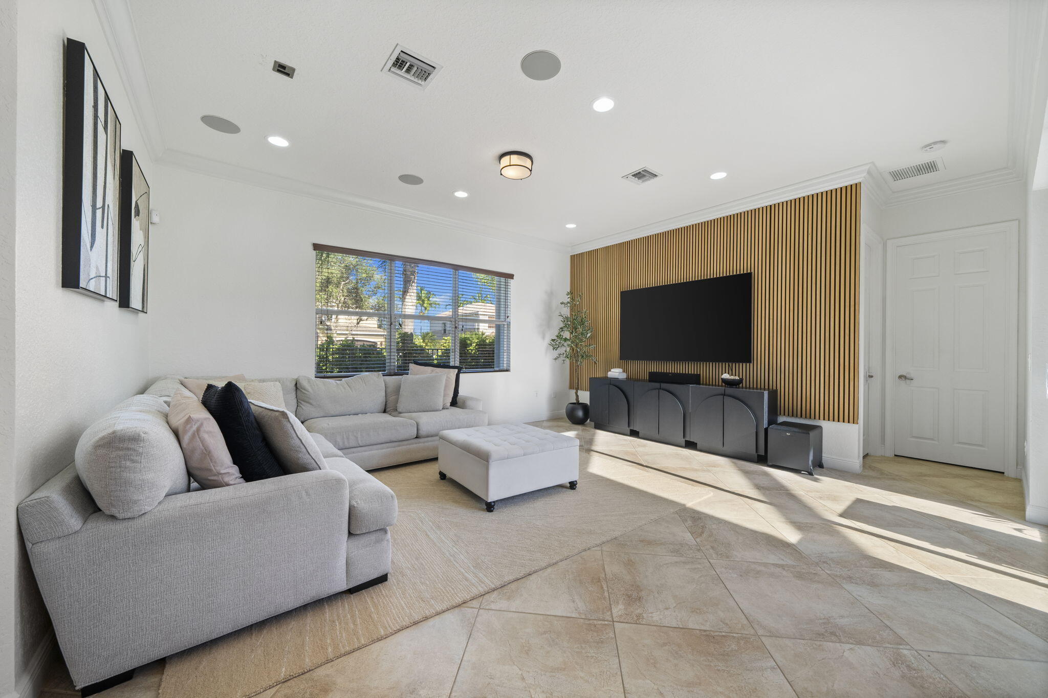 8844 STARHAVEN Cove