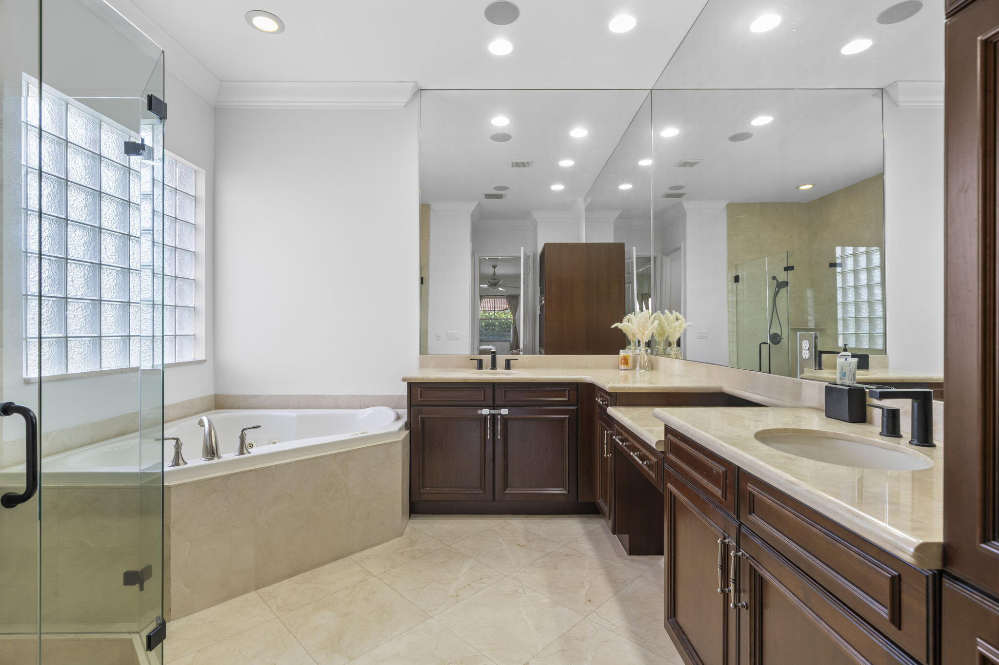 8844 STARHAVEN Cove