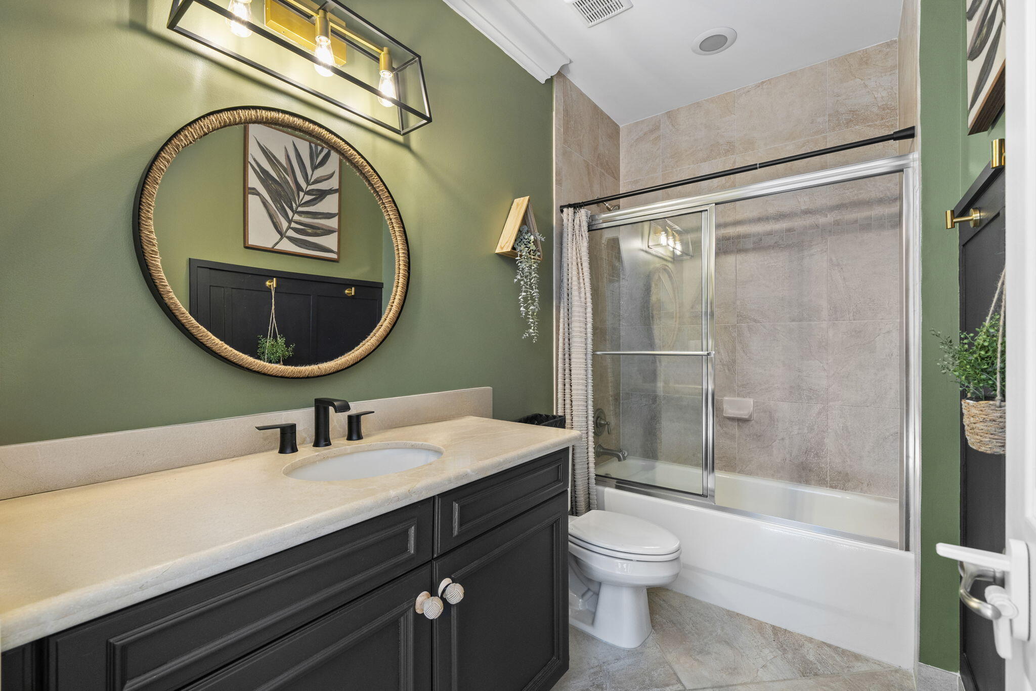 8844 STARHAVEN Cove