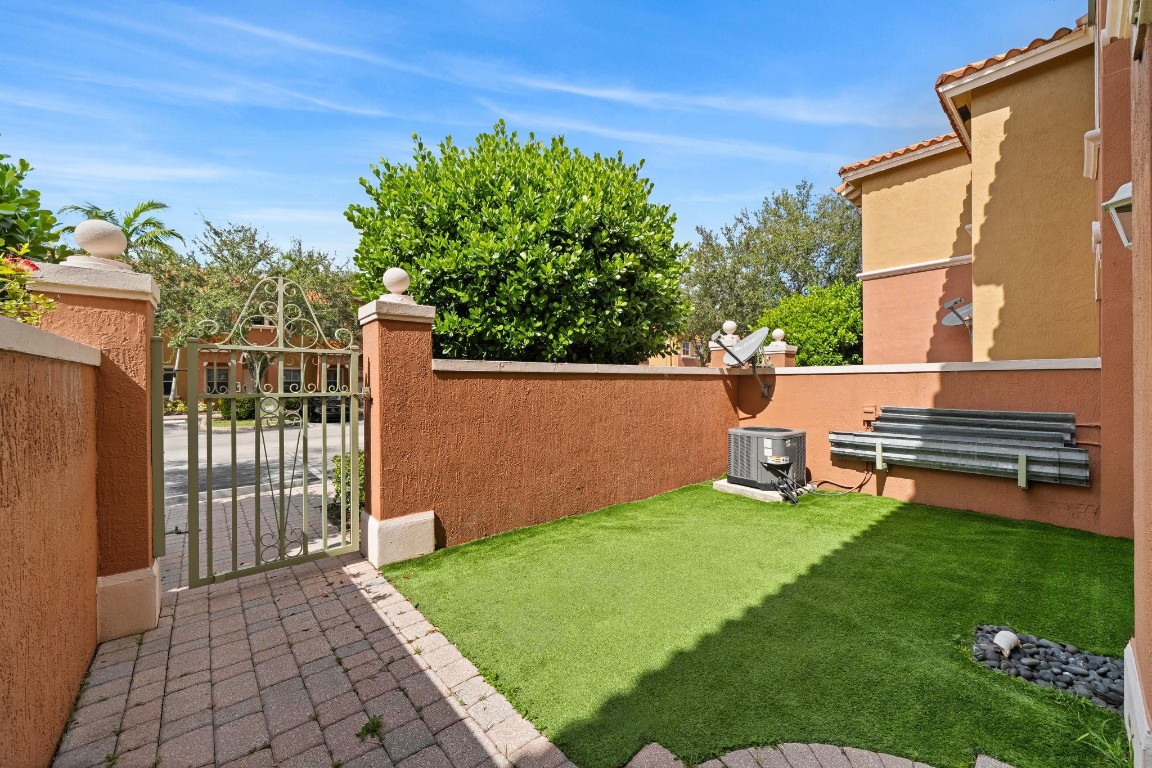 717 SW 107th Avenue 2203