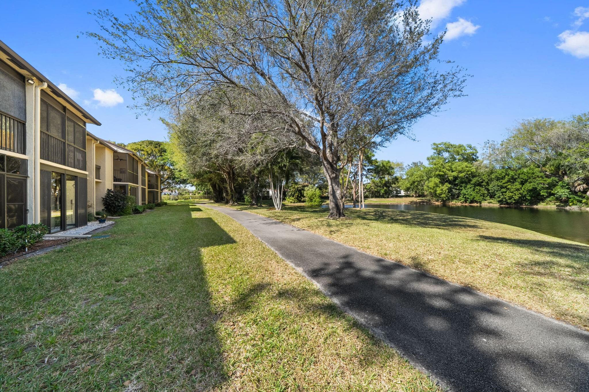 5087 Oak Hill Lane 315