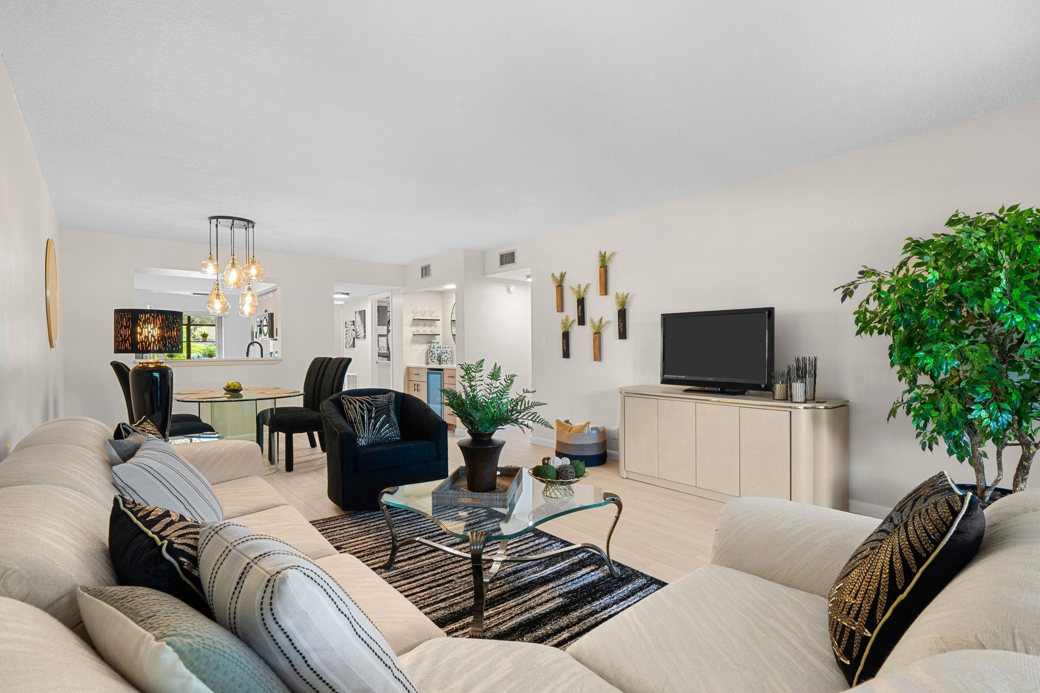 5087 Oak Hill Lane 315