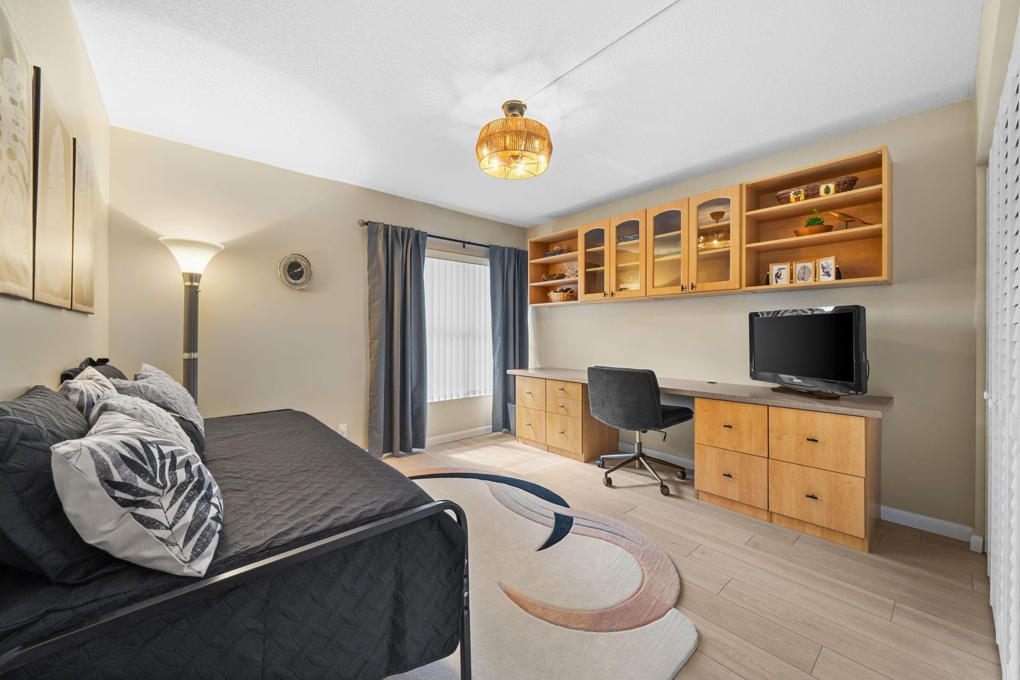 5087 Oak Hill Lane 315