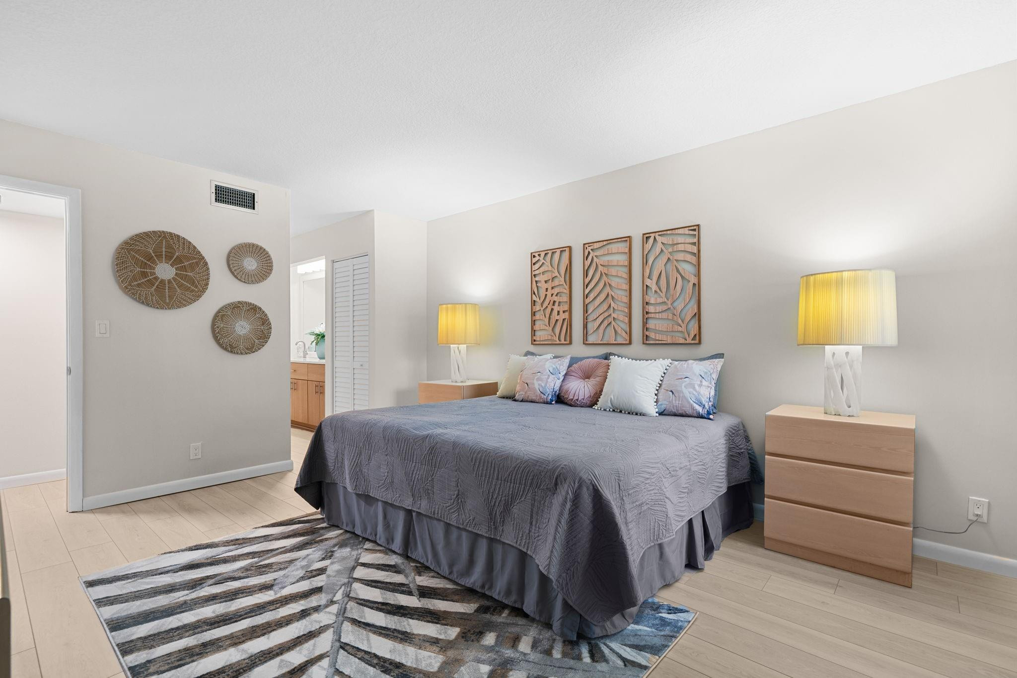 5087 Oak Hill Lane 315