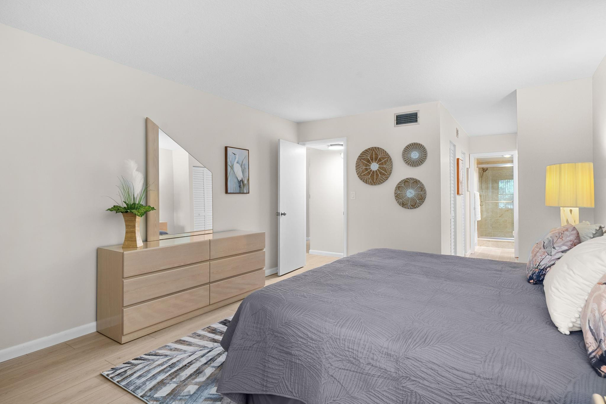 5087 Oak Hill Lane 315