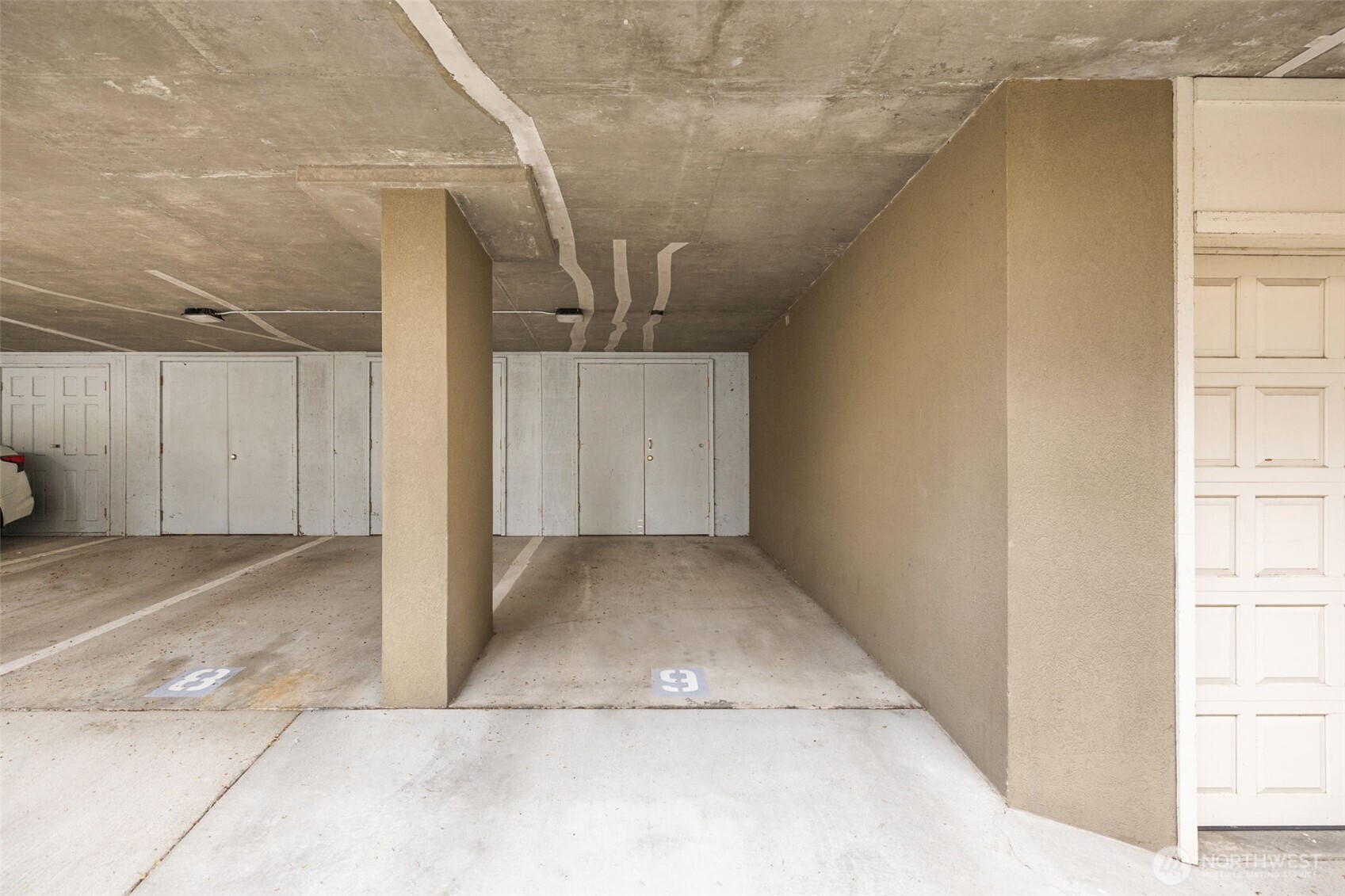 7700 E Green Lake Drive N Unit: D13