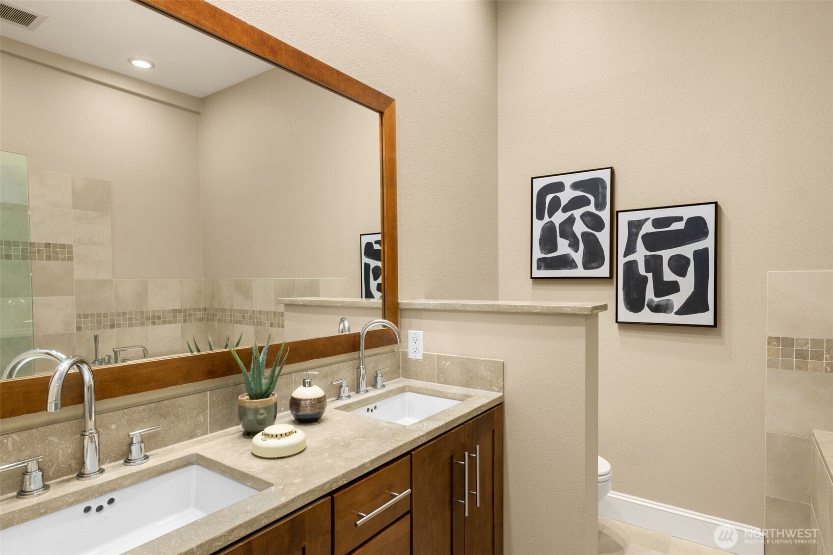 7700 E Green Lake Drive N Unit: D13