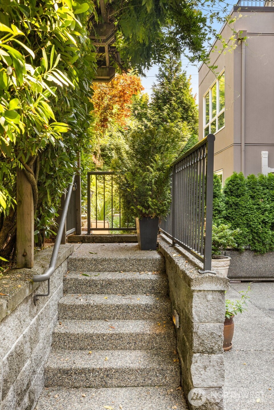 615 6th Street Unit: 107
