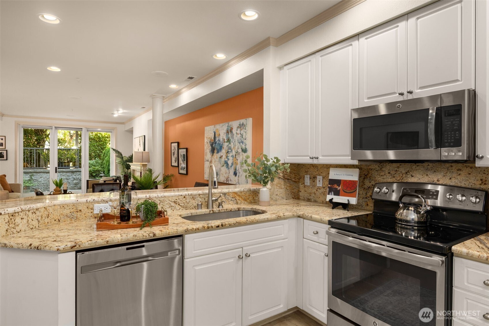 615 6th Street Unit: 107