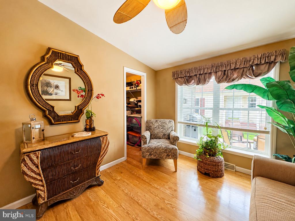 286 PEBBLE BEACH DR