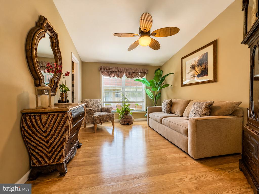 286 PEBBLE BEACH DR