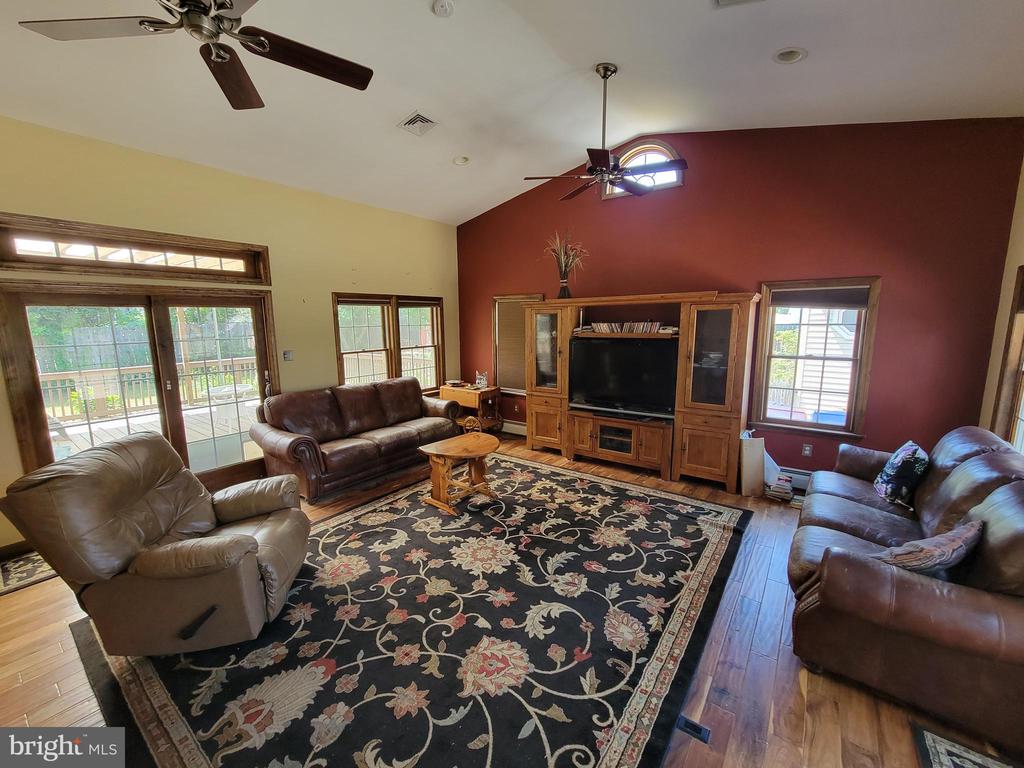 3 HILLSIDE AVENUE