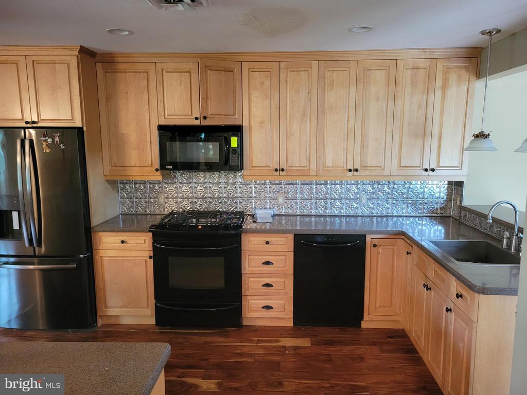 3 HILLSIDE AVENUE