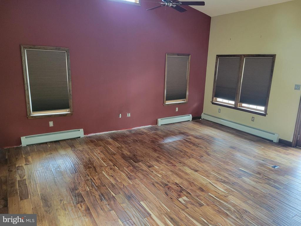 3 HILLSIDE AVENUE