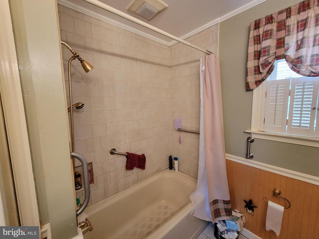 3 HILLSIDE AVENUE