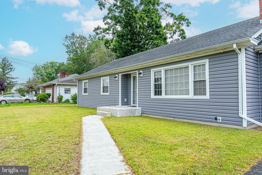 117 BOXWOOD DRIVE