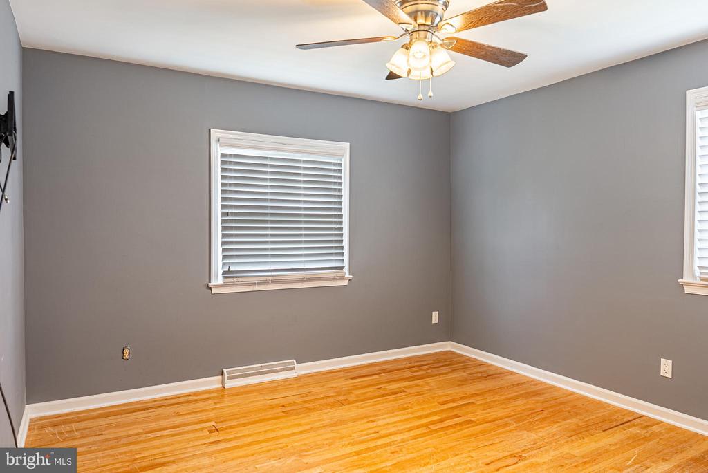 117 BOXWOOD DRIVE