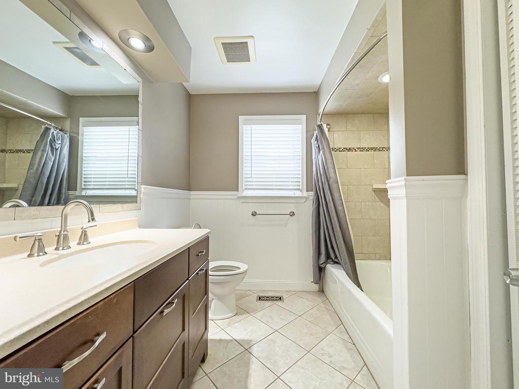 117 BOXWOOD DRIVE