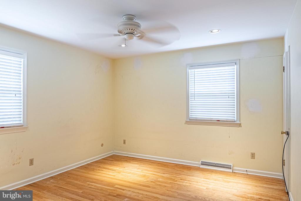 117 BOXWOOD DRIVE