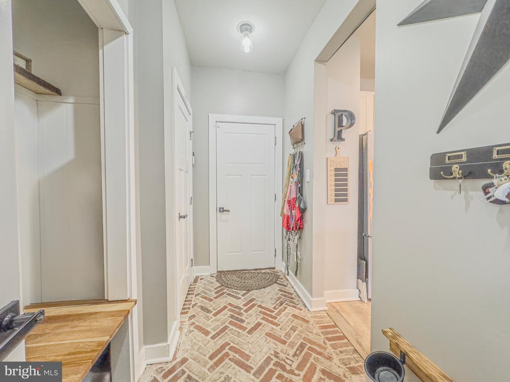 36 CIRCLE DRIVE