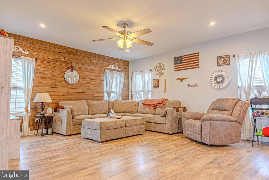 36 CIRCLE DRIVE
