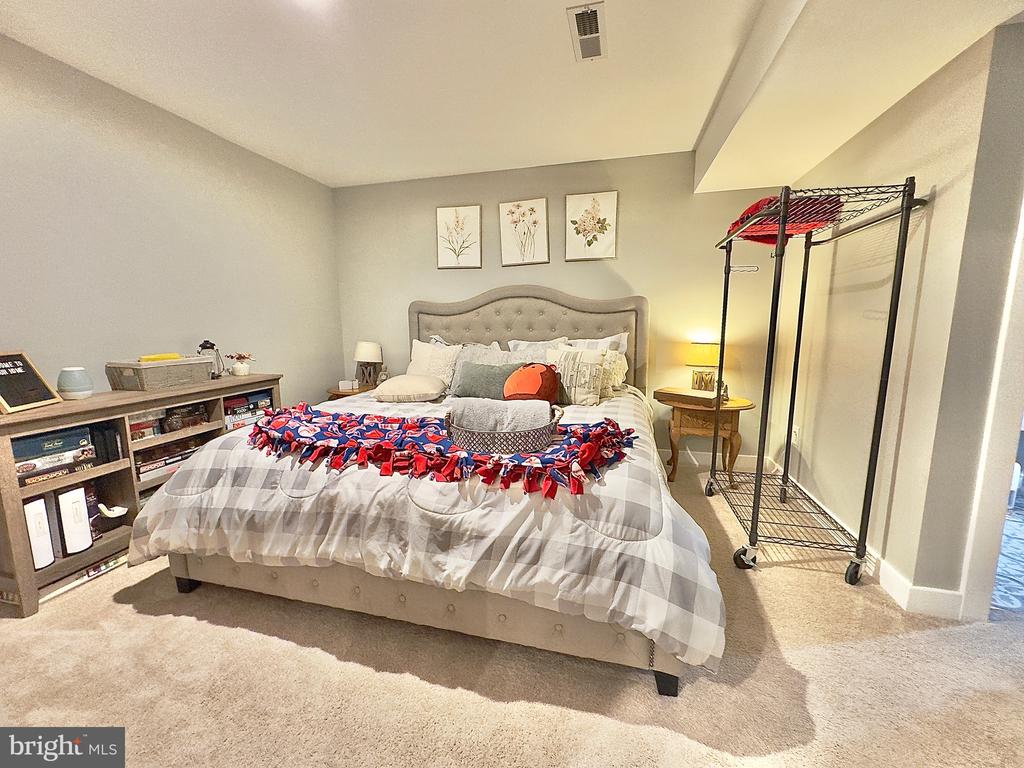 36 CIRCLE DRIVE