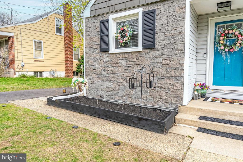 14 VASSAR AVENUE
