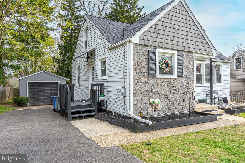 14 VASSAR AVENUE